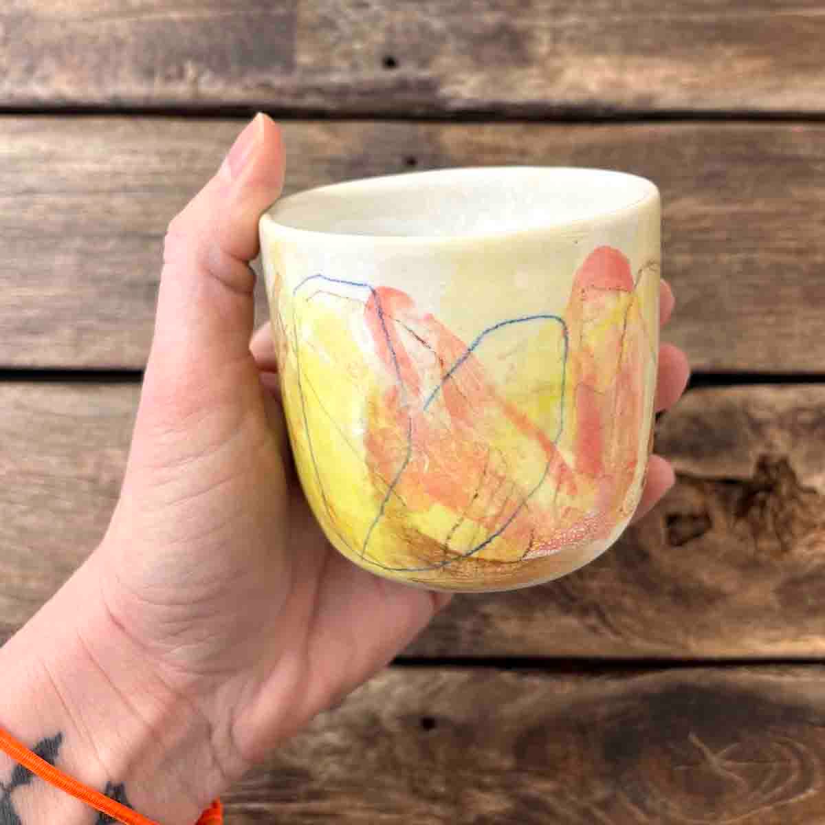 Malerisk krus, keramikk 8.5 cm (S09)