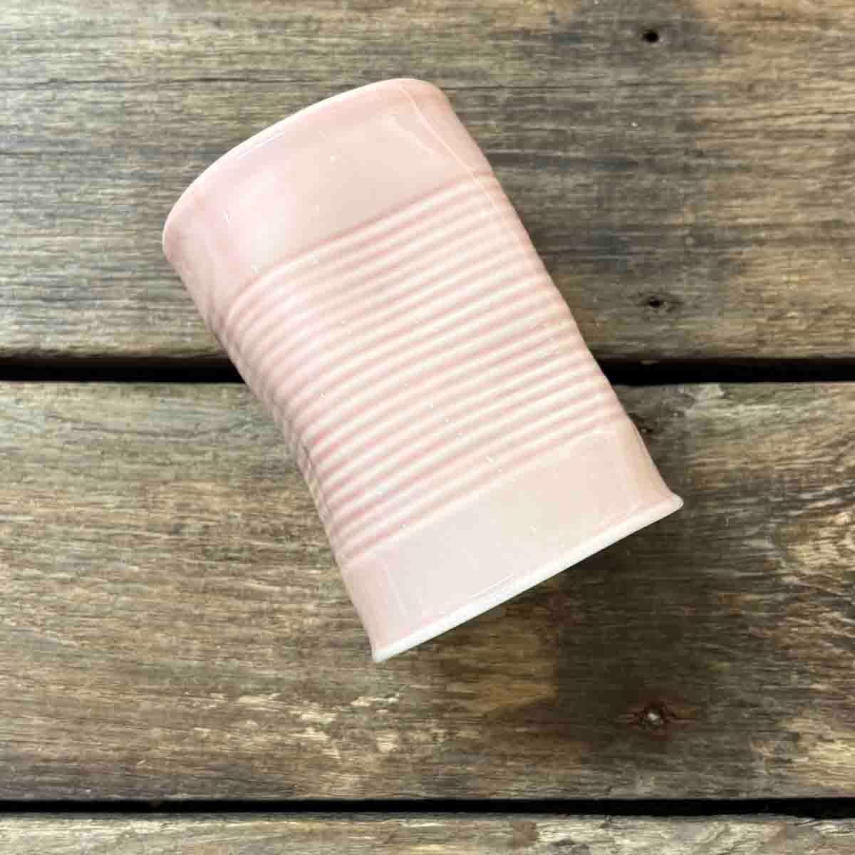 Coffee helps, krus porselen 10 cm (rosa)