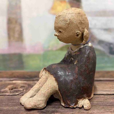 Ei lita frøken, skulptur 25 cm høy (no.08)