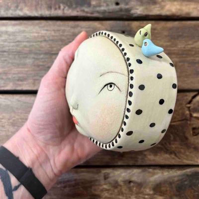 Lykkebringer, skulptur til vegg ca 11x9 cm (05)