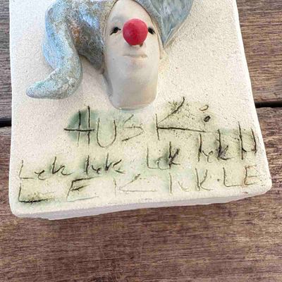 Kunstkloss, skulptur vegg ca 9x9 (M-611)